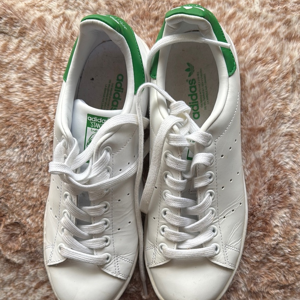 adidas White and Green Sneakers with Trefoil Logo Y7 barely worn - Picture 4 of 5